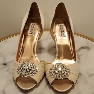 Badgley Mischka peep toe d'orsay Pearson heel
